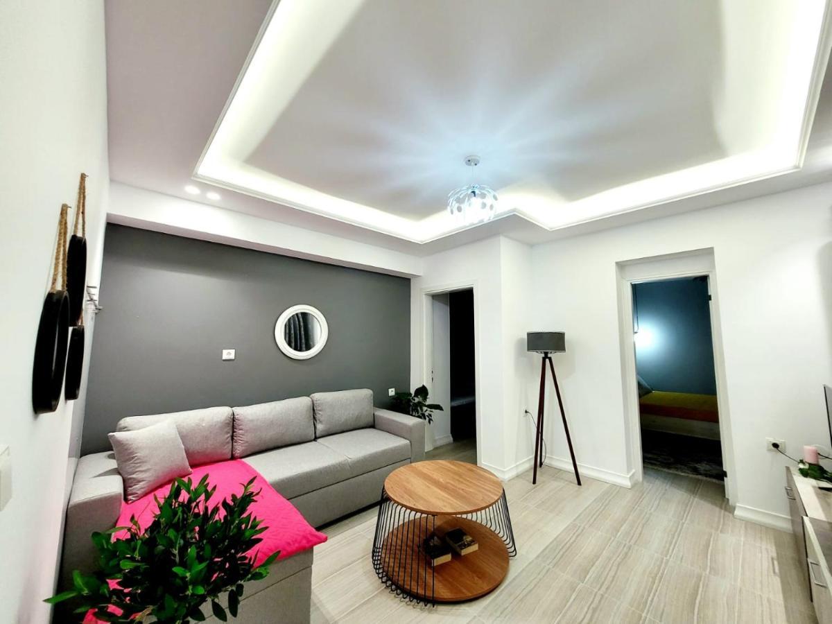 Anis Apartments Sarandë Exteriör bild