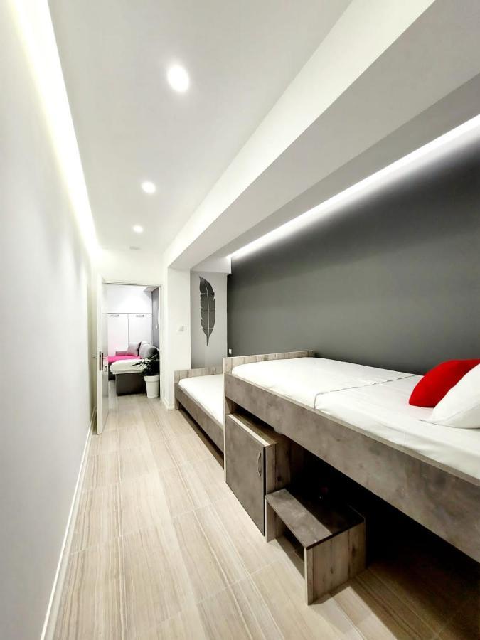 Anis Apartments Sarandë Exteriör bild