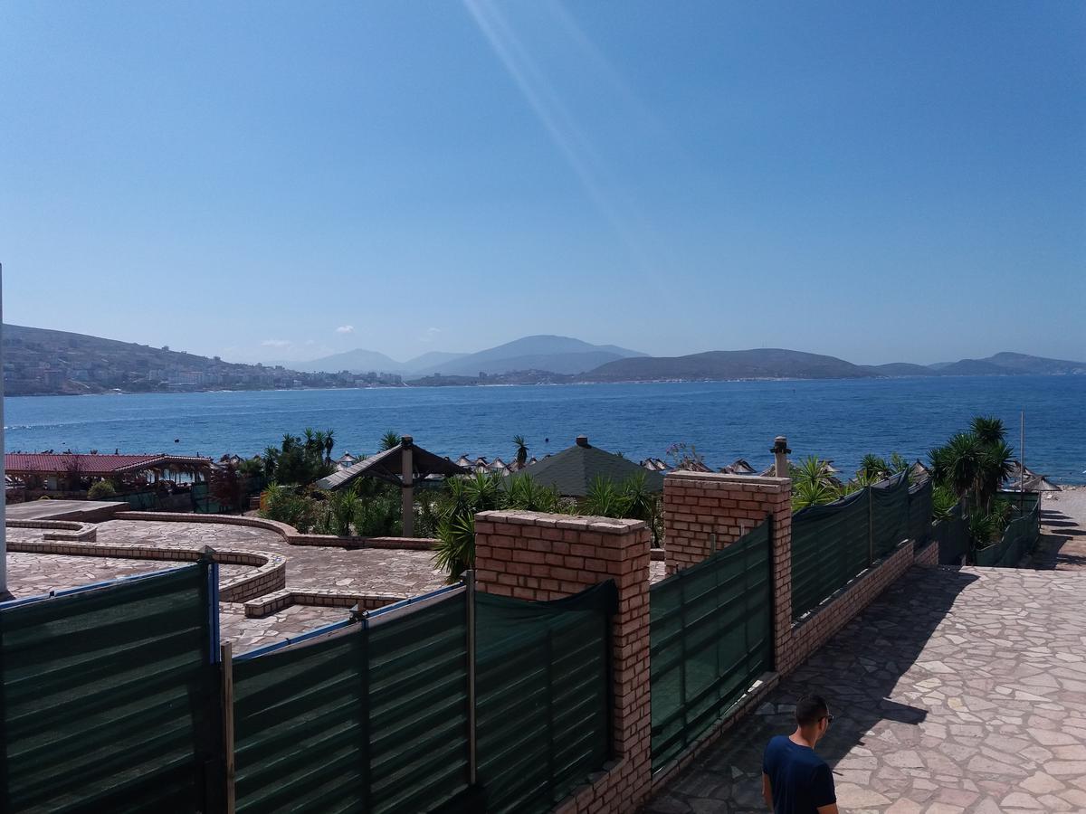 Anis Apartments Sarandë Exteriör bild